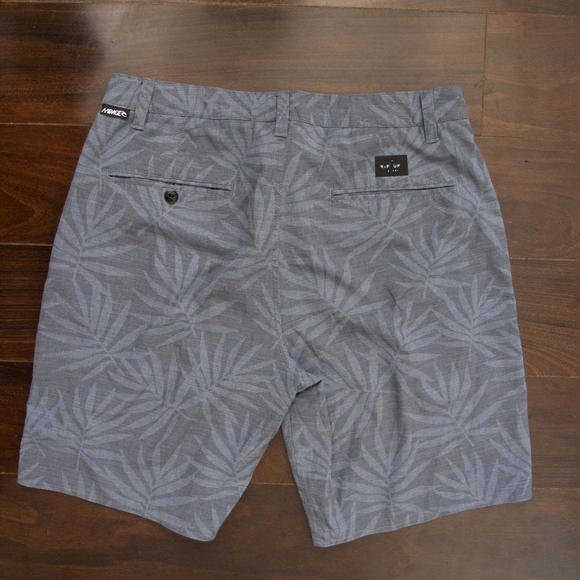 Rip curl shorts - Picture 3 of 4
